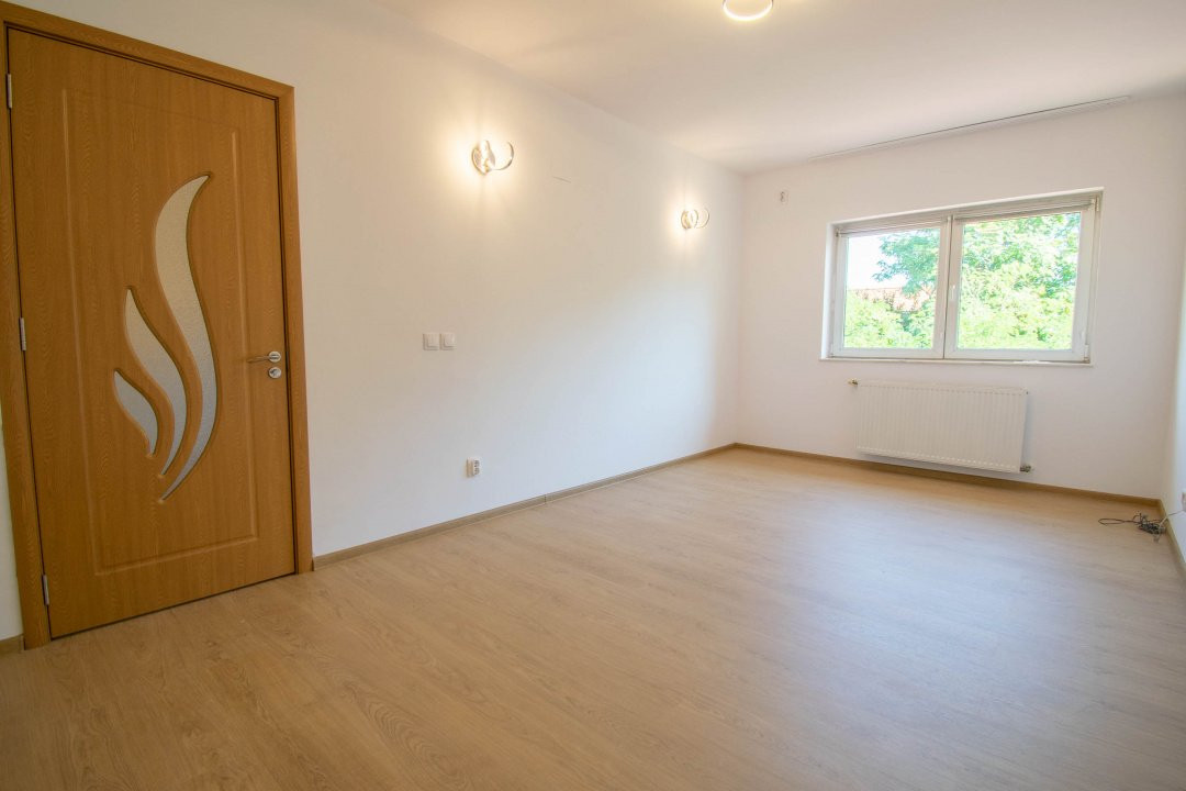 Vila in Cartier Azur-Pipera,3 camere ,teren 234 mp,renovata recent
