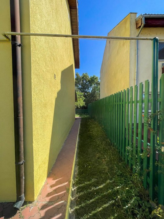 Vila in Cartier Azur-Pipera,3 camere ,teren 234 mp,renovata recent