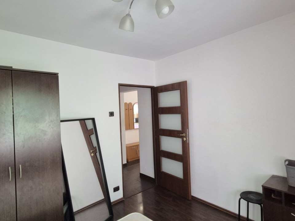 Apartament 2 camere decomandat, bloc 1981, 2 min metrou Gorjului!