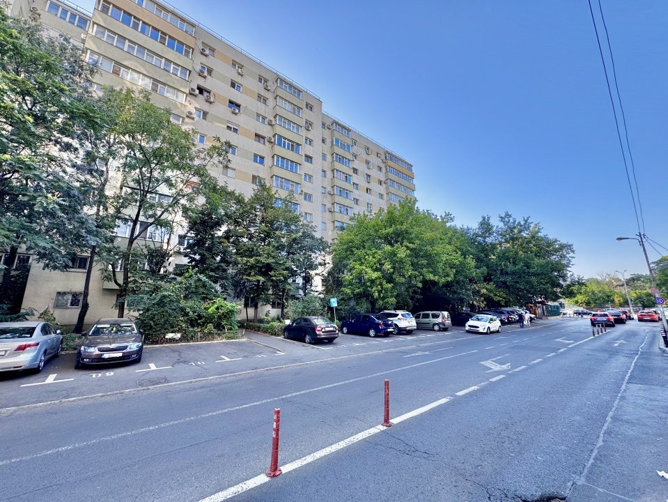 Apartament 2 cam. Stefan cel Mare, bloc 1981, in curs de renovare!