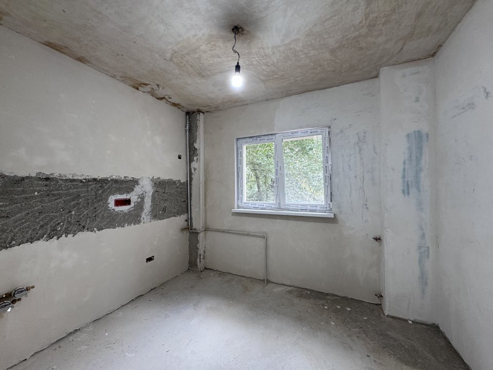 Apartament 2 cam. Stefan cel Mare, bloc 1981, in curs de renovare!