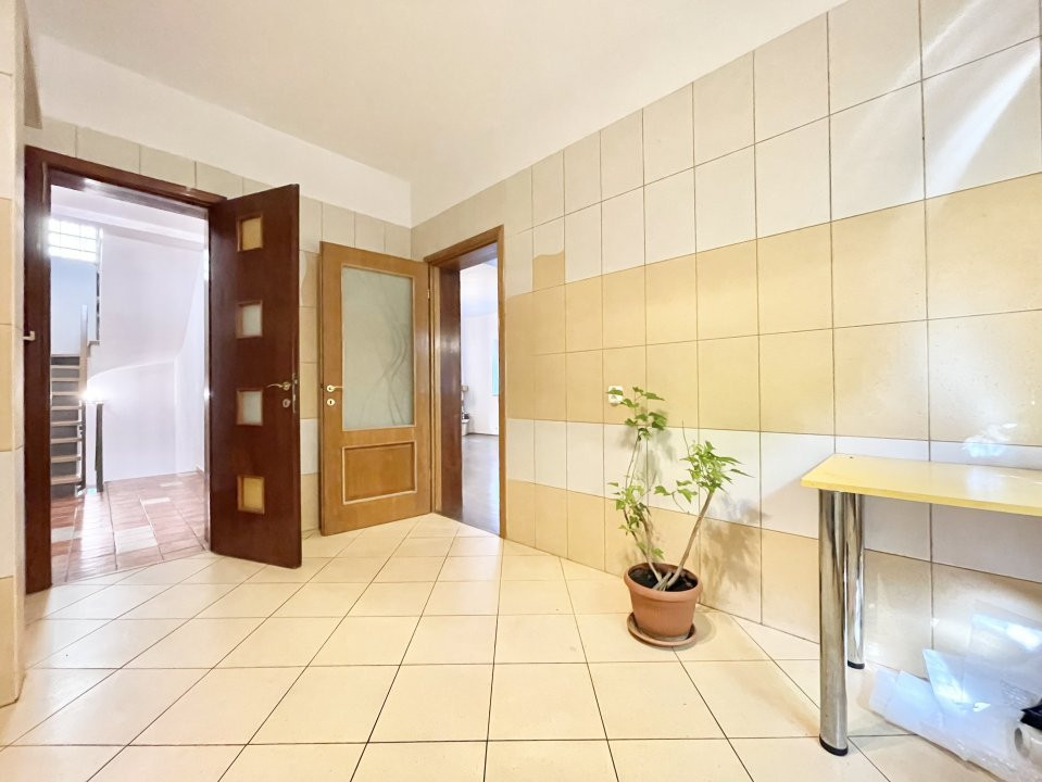 VILA 7 CAMERE 260 MP I - NORDUL CAPITALEI I Elegantă I LINIȘTE I 500 MP TEREN