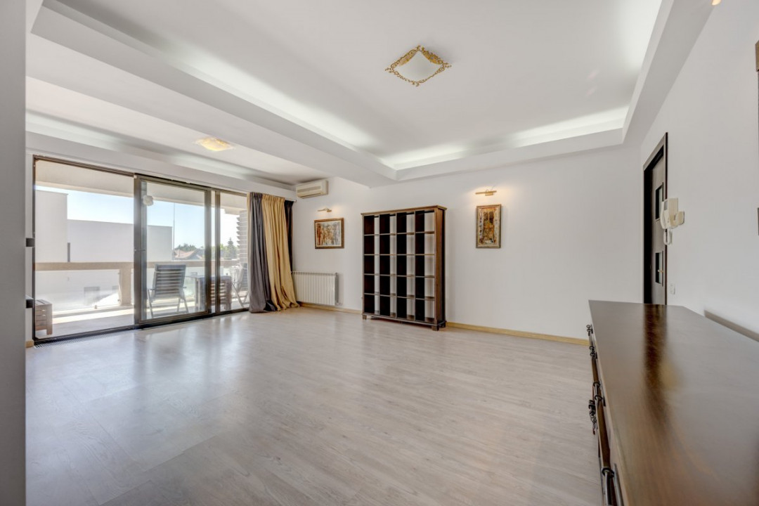 Space, light, and comfort for your family. FIRST RENTAL.