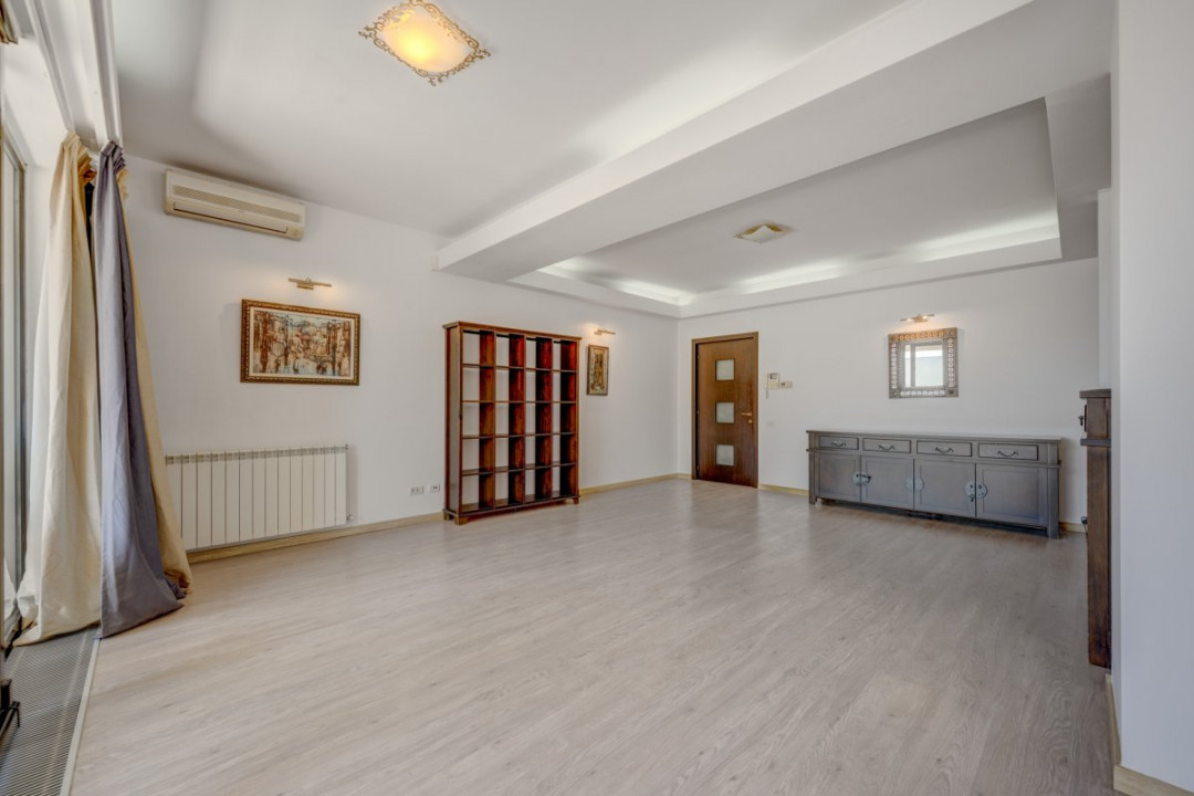 Space, light, and comfort for your family. FIRST RENTAL.