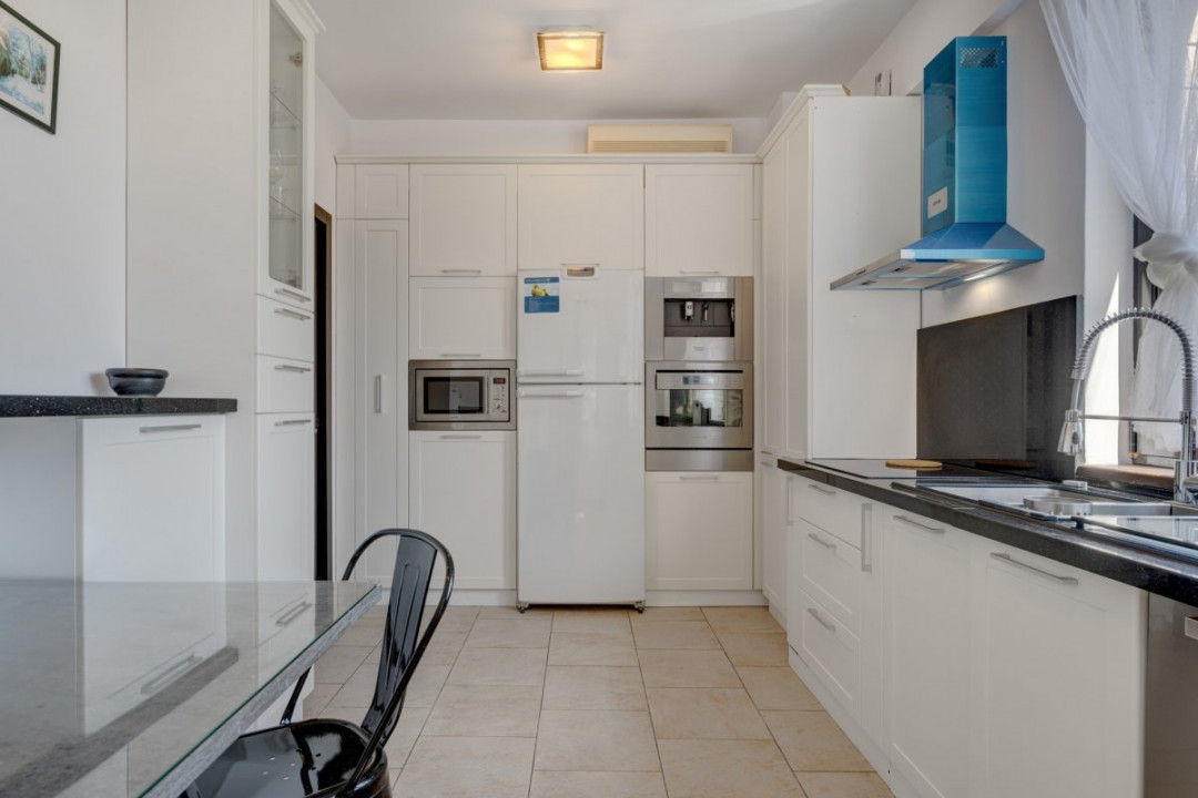 Space, light, and comfort for your family. FIRST RENTAL.