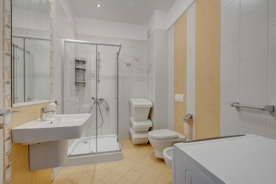 Space, light, and comfort for your family. FIRST RENTAL.