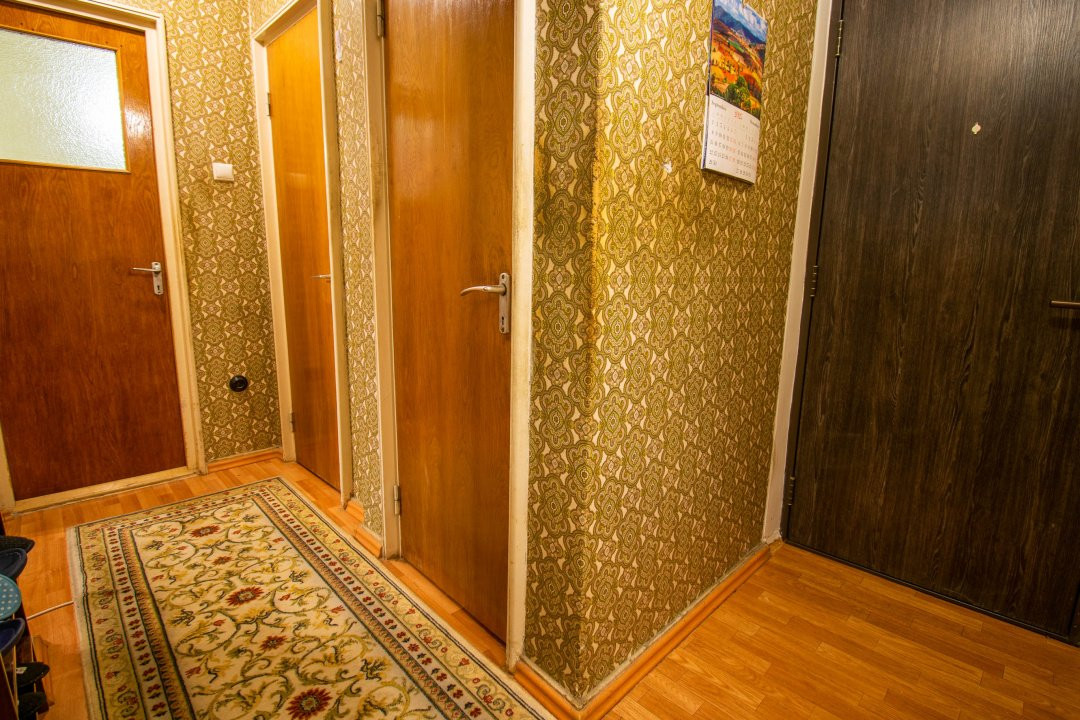 Berceni-Piata Straduintei,decomandat,balcon+boxa