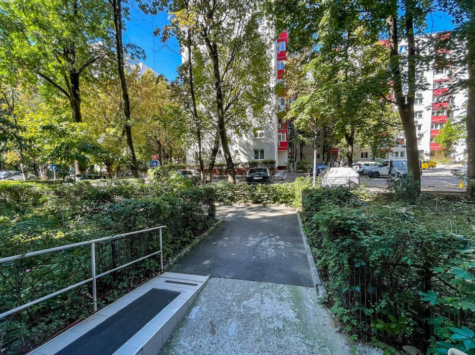 Berceni-Piata Straduintei,decomandat,balcon+boxa