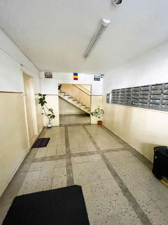 Berceni-Piata Straduintei,decomandat,balcon+boxa