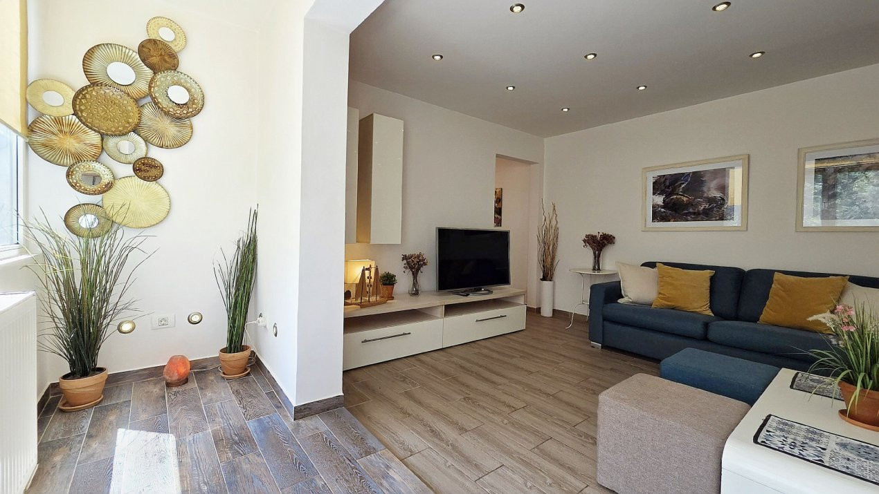 Apartament 4 camere de vanzare 82 mp Berceni Emil Racovita