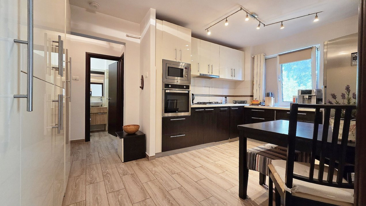 Apartament 4 camere de vanzare 82 mp Berceni Emil Racovita