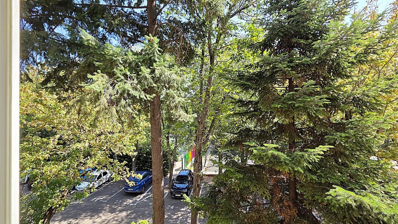 Apartament 4 camere de vanzare 82 mp Berceni Emil Racovita