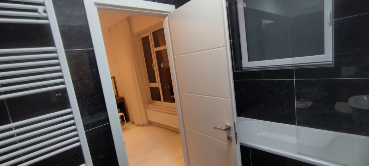 Apartament lux 3 camere+parcare subterana Laguna Residence