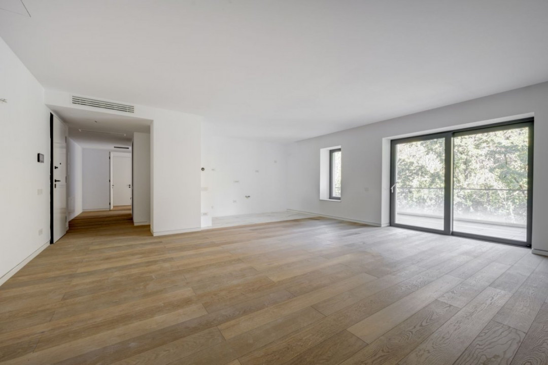 Apartament 4 camere, 349 mp total utili, grădină 231 mp – la liziera pădurii